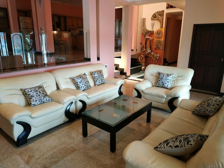 Hotel Breeze Villa Kandy
