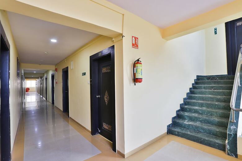Oyo 14549 Hotel Lotus Residency