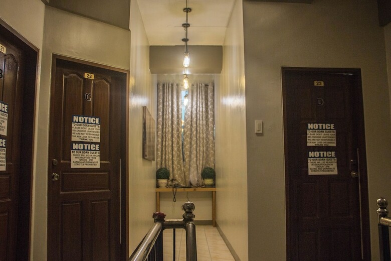 Hostal Bunks Hostel - Adults Only
