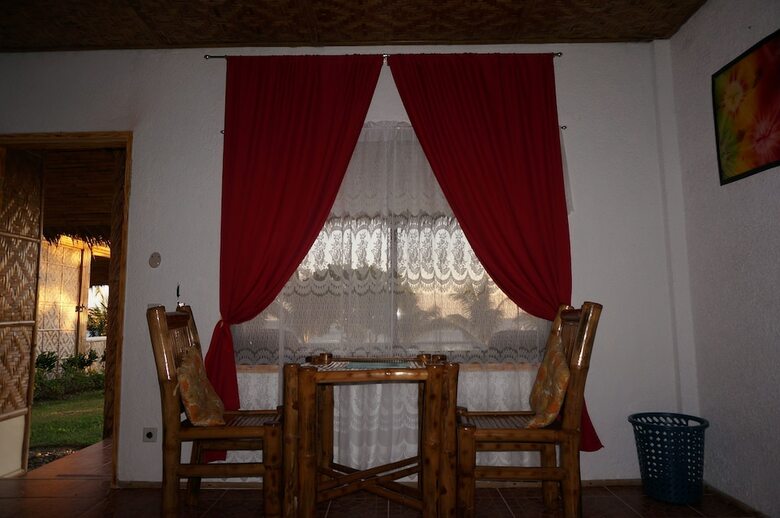 Hotel Pintuyan Dive Resort