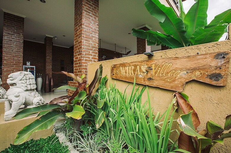 Hotel Wiras Village