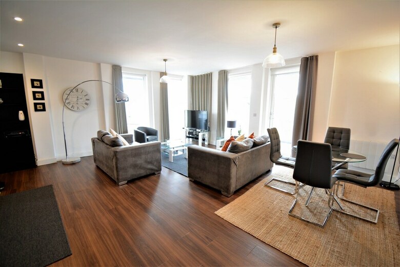 Kennet House Superior Serviced Apartment