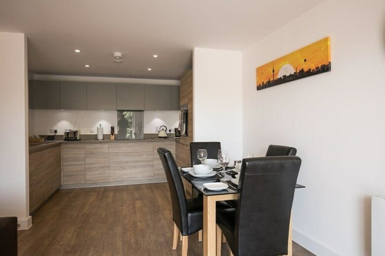 Kennet House Superior Serviced Apartment