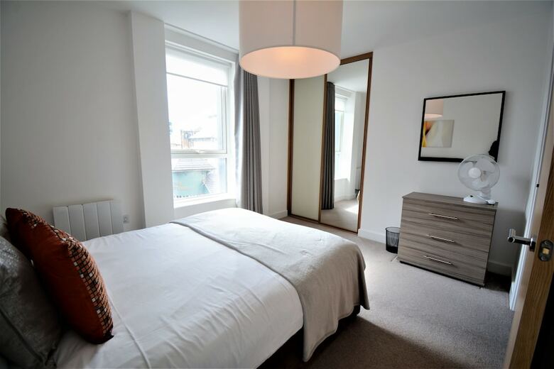 Kennet House Superior Serviced Apartment