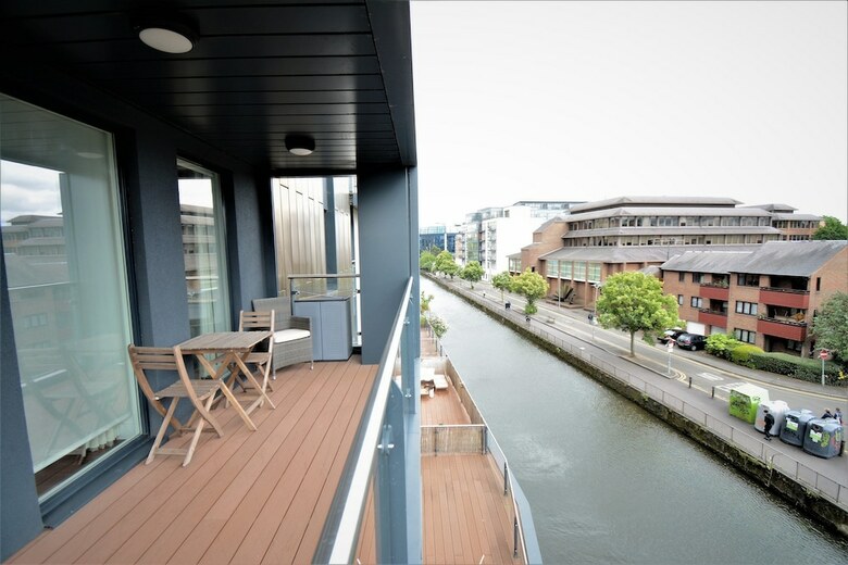 Kennet House Superior Serviced Apartment