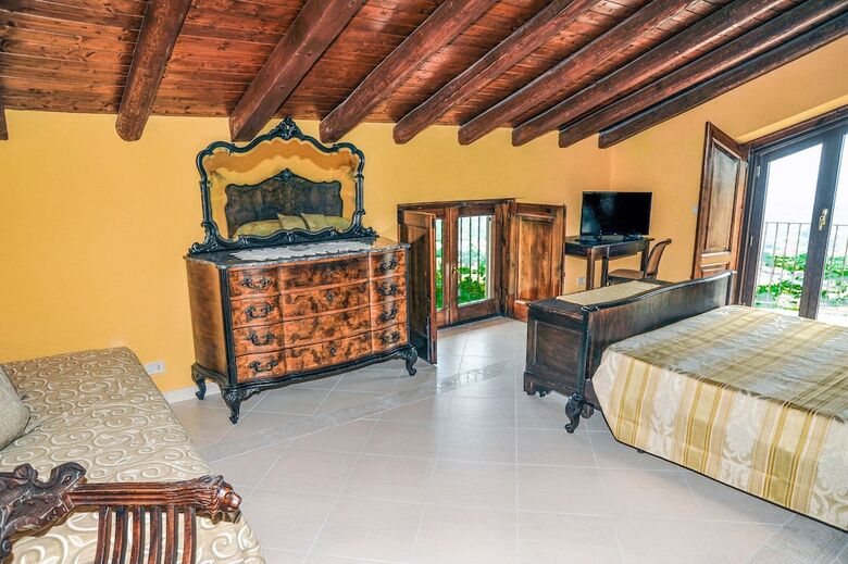 Hotel La Casa Rosa