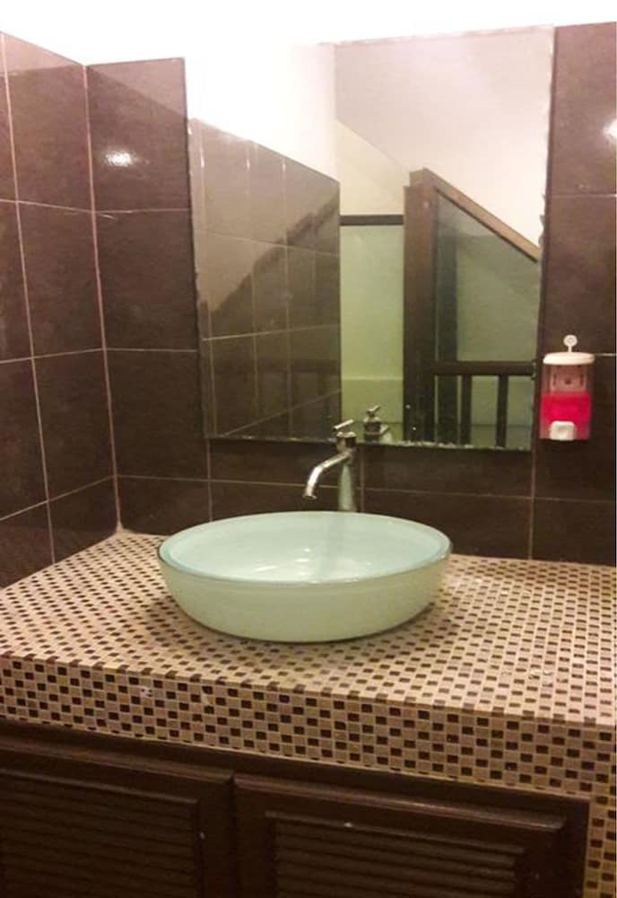 Hostal Happy Traveller Home