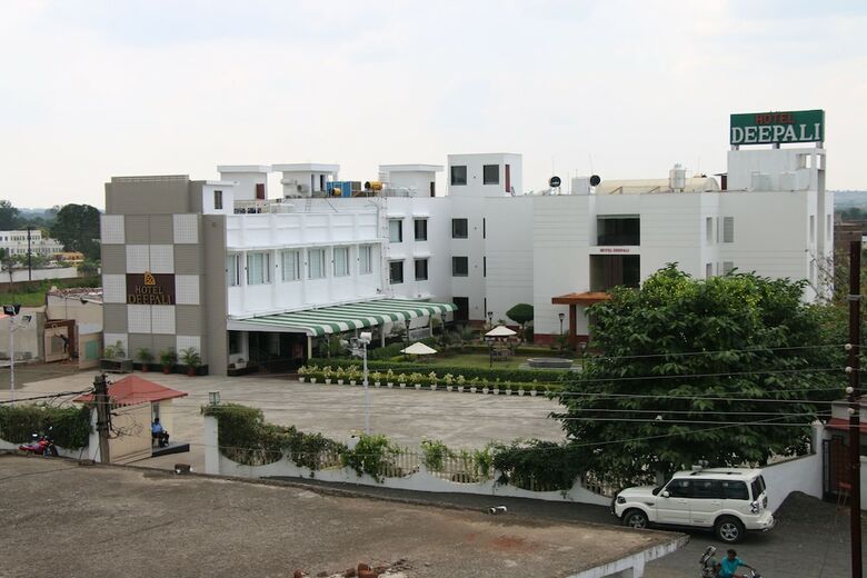 Palette - Hotel Deepali Palace