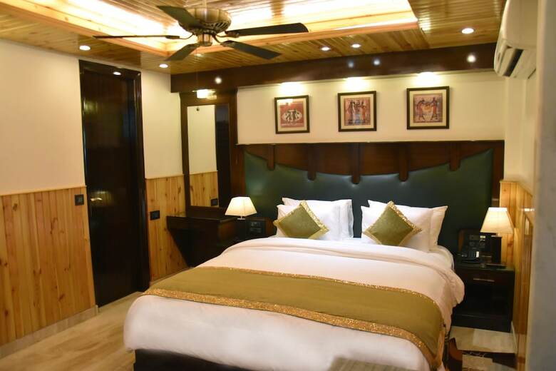 Hotel Wood Castle Grand