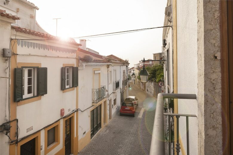 Bed & Breakfast Porta Da Arr�bida Hostel & Suites