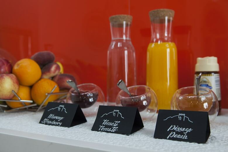 Bed & Breakfast Porta Da Arr�bida Hostel & Suites
