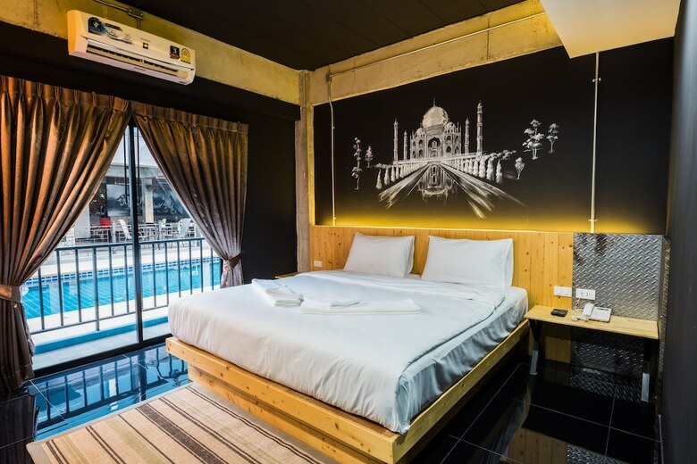 Hotel Nine Blue Residence