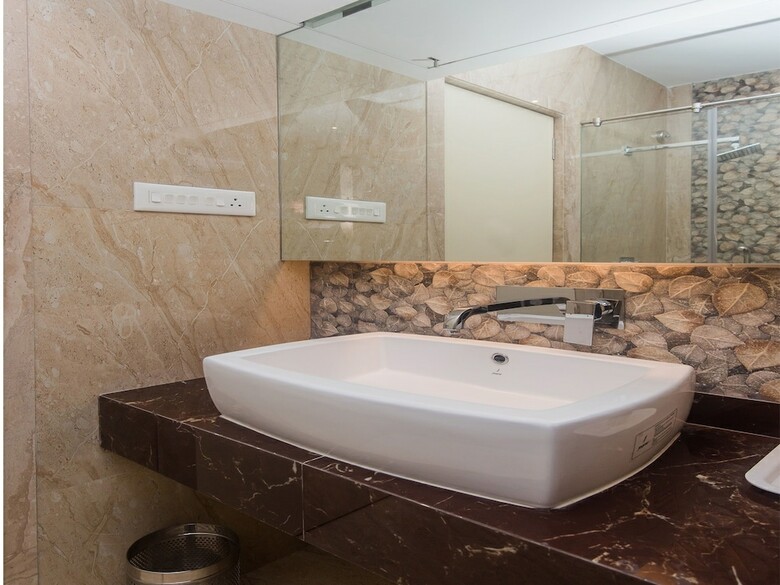 Oyo 16718 Hotel Aditya Residency