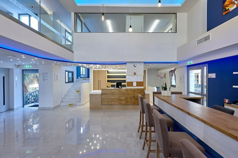 Pollis Hotel