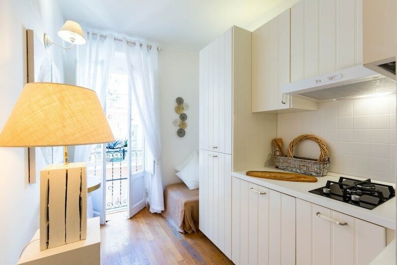 Pantheon Luxury Gold Apartment