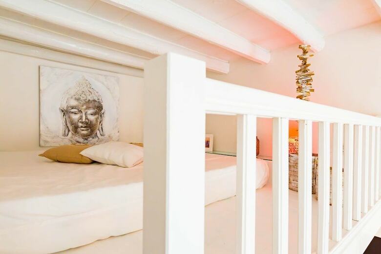 Pantheon Luxury Gold Apartment