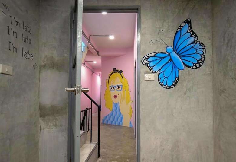 Hostal The April 24 Home & Cafe