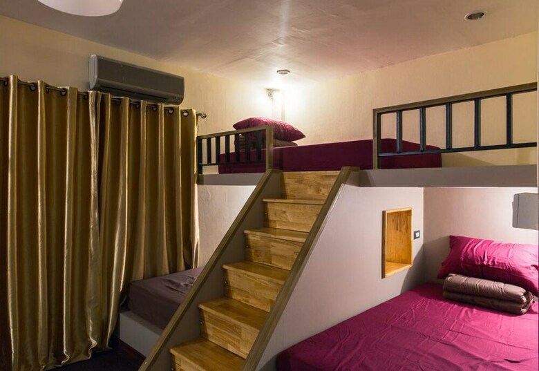 Hostal Sleep Lizm Hostel - Adults Only