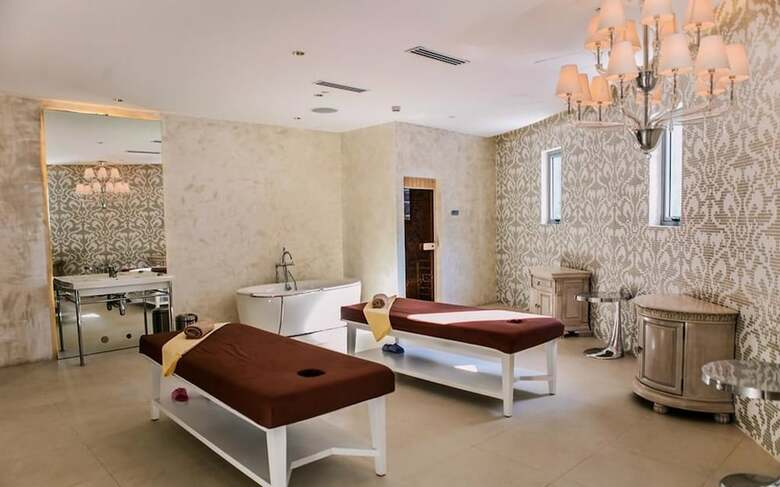 Azure Urban Resort Hostedbyces