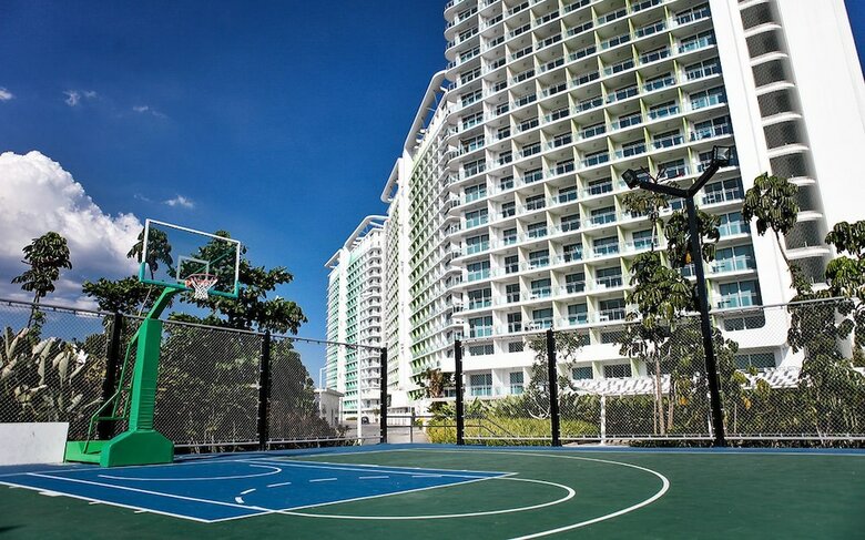 Azure Urban Resort Hostedbyces