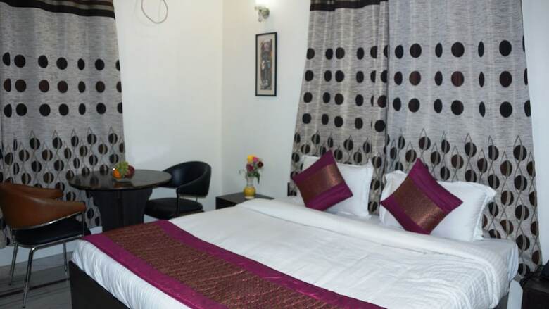 Hotel Maxfort Service Apartment