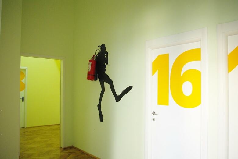 Hostal B13 Hostel