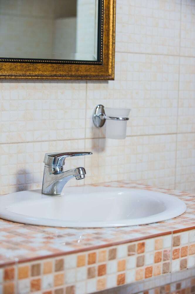Kamares House Apartments & Studios