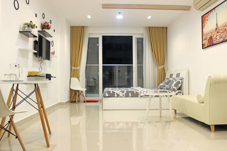 Le Hieu Apartment At Sky Center