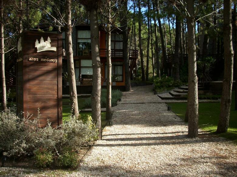 Aparthotel Altos Medanos - Caba�as Y Club De Bosque