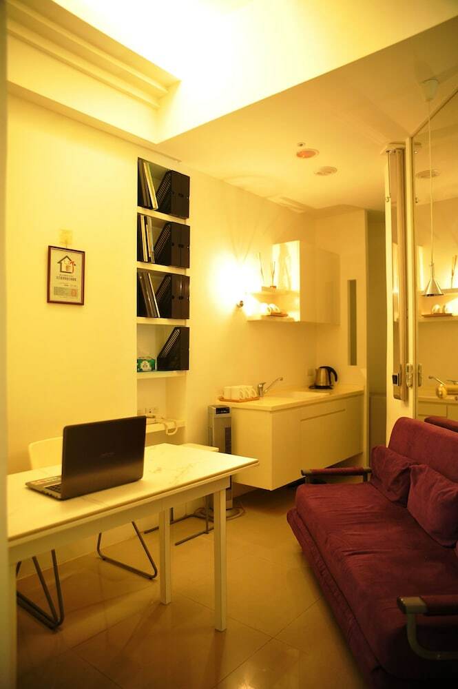 Ejia Hotel & Service Apartment