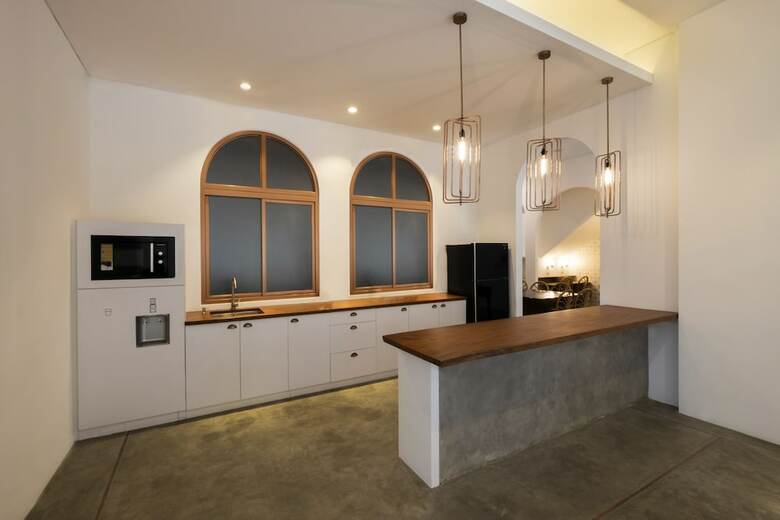 Kini Luxury Capsule - Hostel