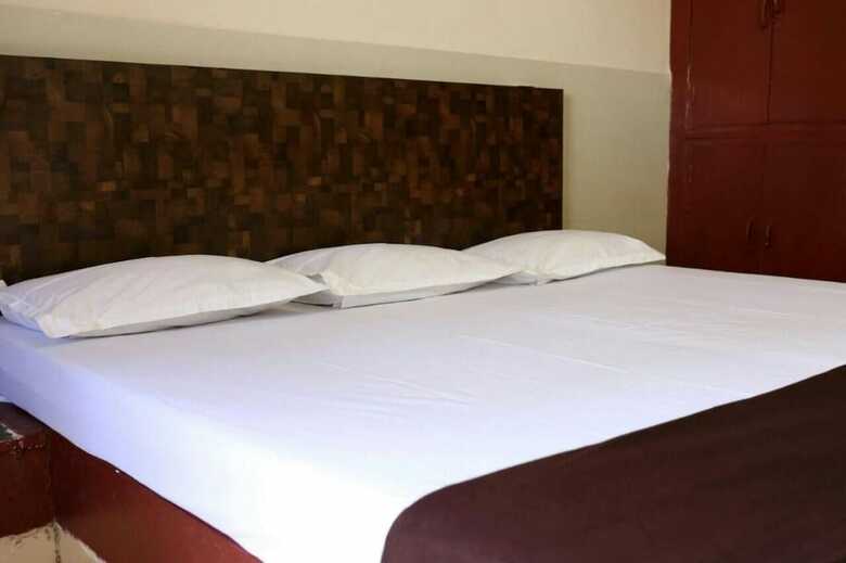 Hotel Travellers Inn