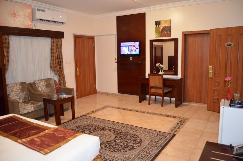 Belle Vue Inn Hotel & Suites