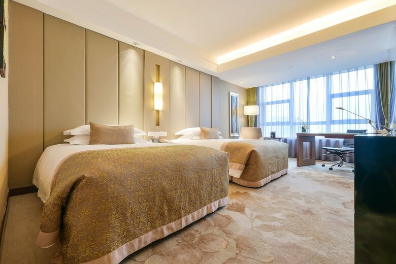 Hangzhou Haiwaihai Crown Hotel