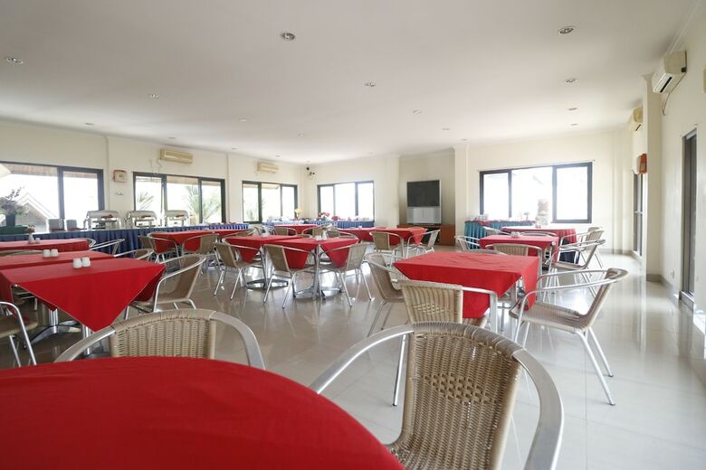 Hotel Reddoorz Premium @ Bukit Damai Indah