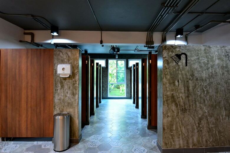 Hostal Lana Beds And Spaces - Hostel