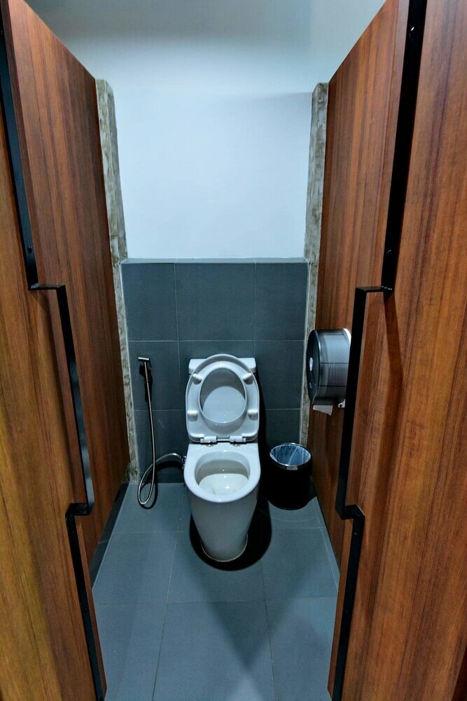 Hostal Lana Beds And Spaces - Hostel