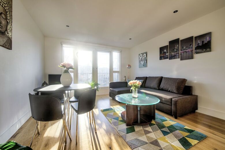 Stylish Apartment In Central Edinburgh With Secure Free Parking