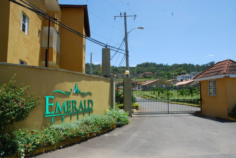 Villa Palm View At The Emerald Estate Gated