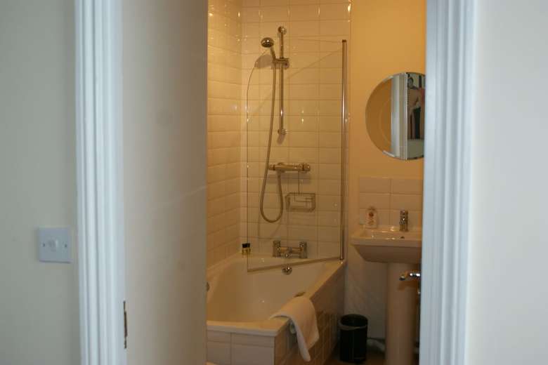 Bed & Breakfast 10 To 12 Folkestone
