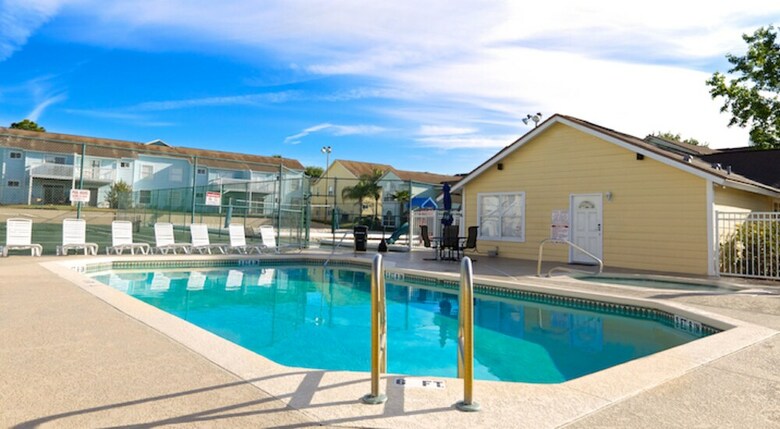 Villas At Island Club