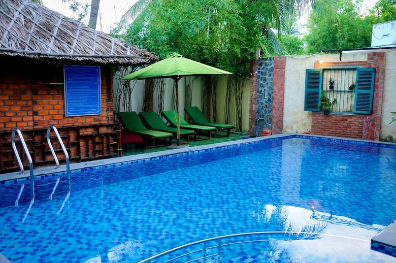 Chao Hotel