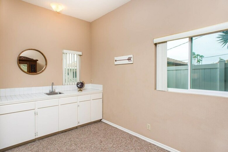 4br/3.5ba W/ Balcony In Pb By Domio