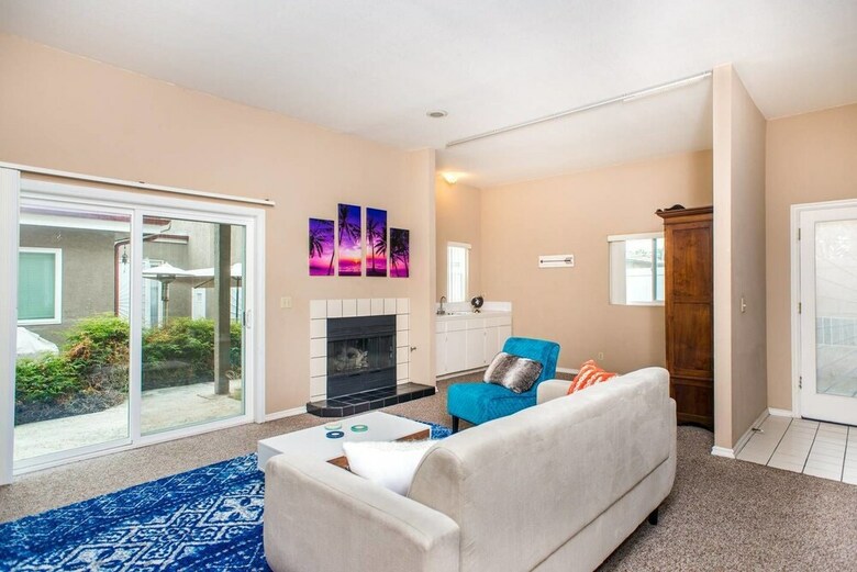 4br/3.5ba W/ Balcony In Pb By Domio