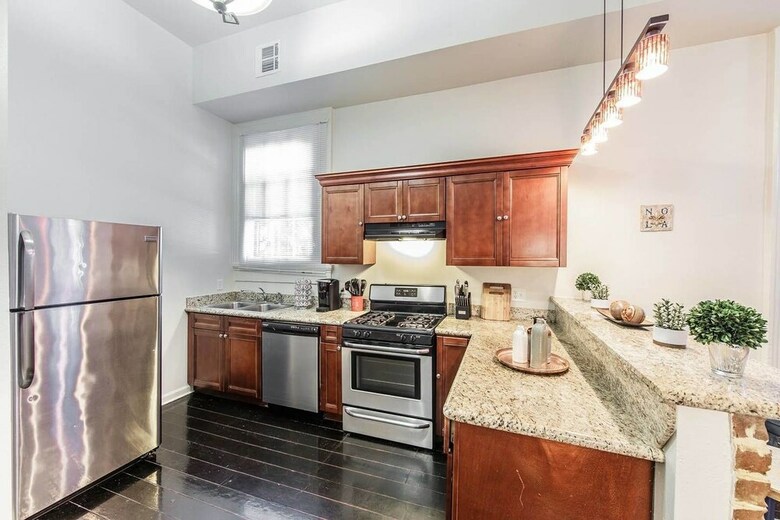 Authentic 2br/2ba In Historic Treme By Domio