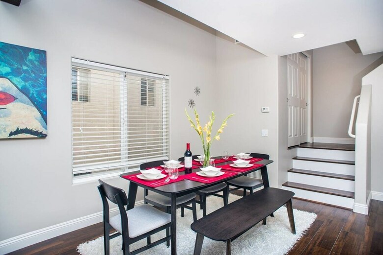 Modern 3br/3ba Pb Home W/ Rooftop By Domio