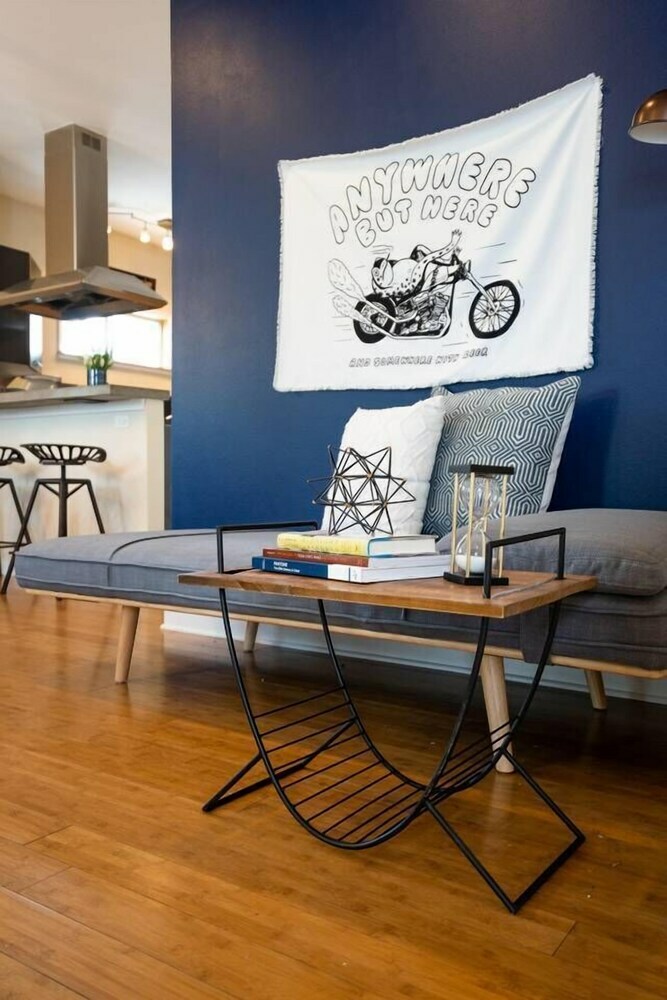 Charming Downtown 3br/2.5ba Home W/ Deck By Domio