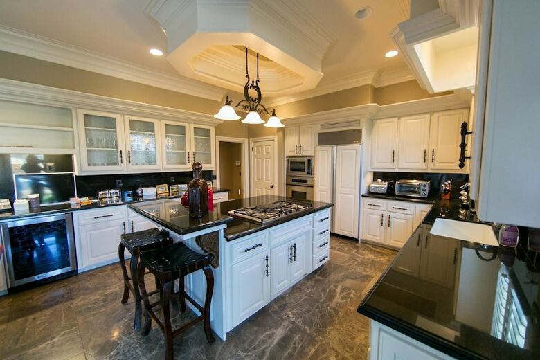 Luxurious Victorian Mansion On 200 Acre Estate