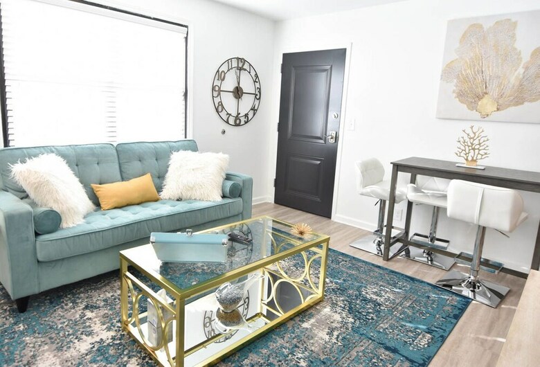 Apartamentos 6 Brs Comprised Of 3 2br Suites By Domio