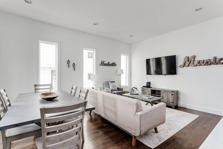 Sleek 3br/3ba W/ Rooftop By Downtown By Domio